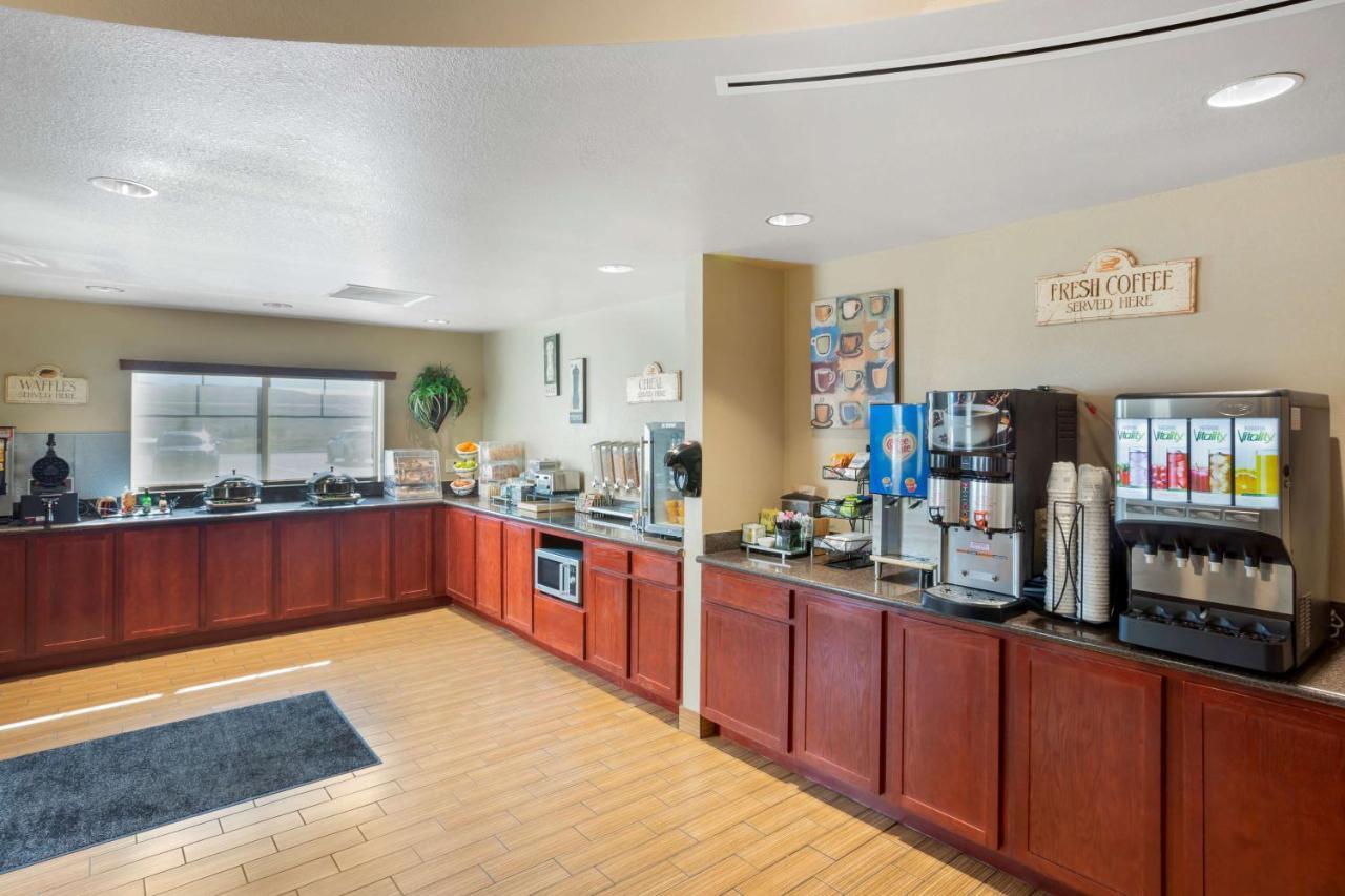 Best Western Plus Fossil Country Inn & Suites Kemmerer Exterior photo